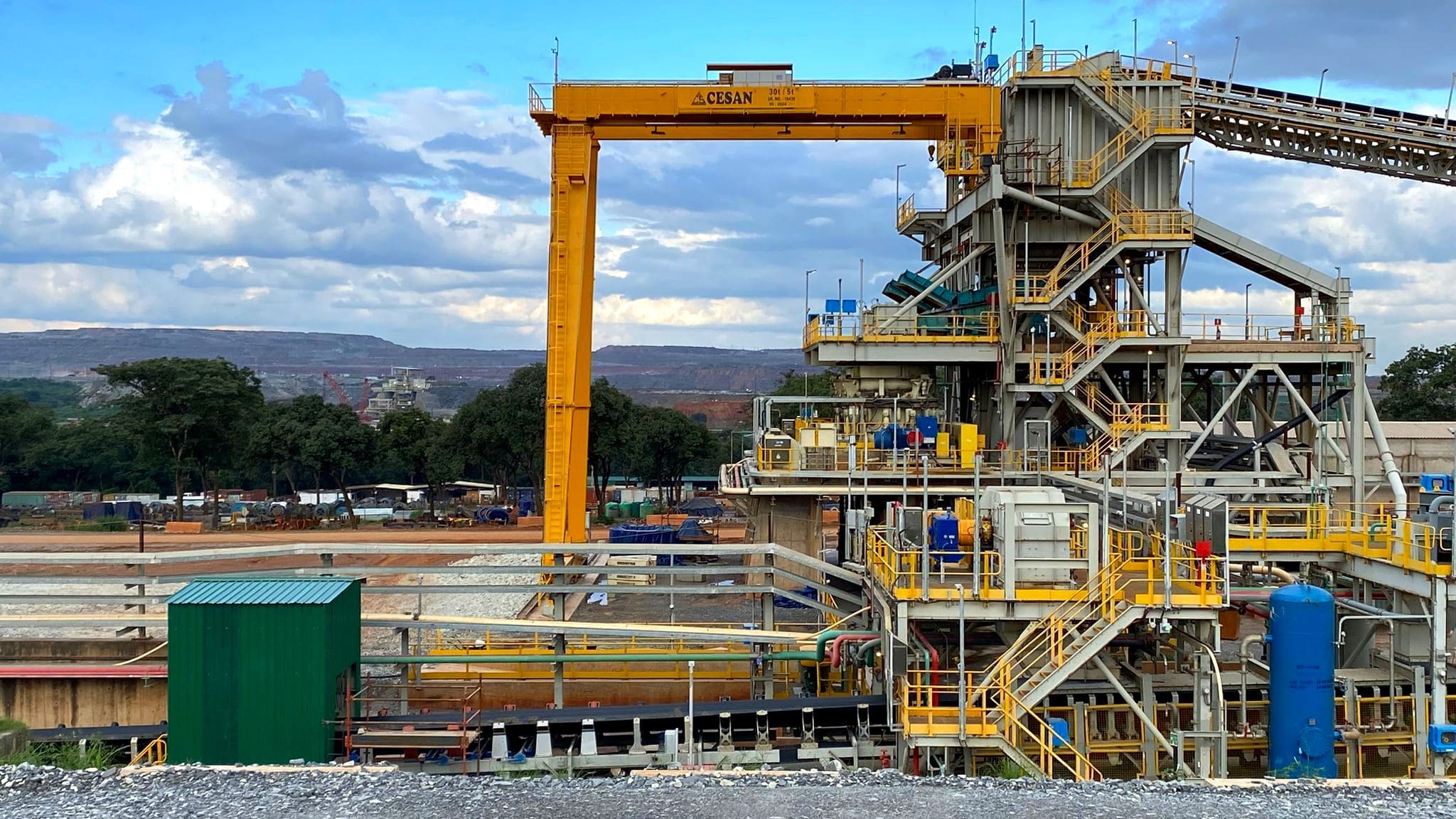 Cesan 30/5-ton semi-gantry crane installed for mining operations in Zambia