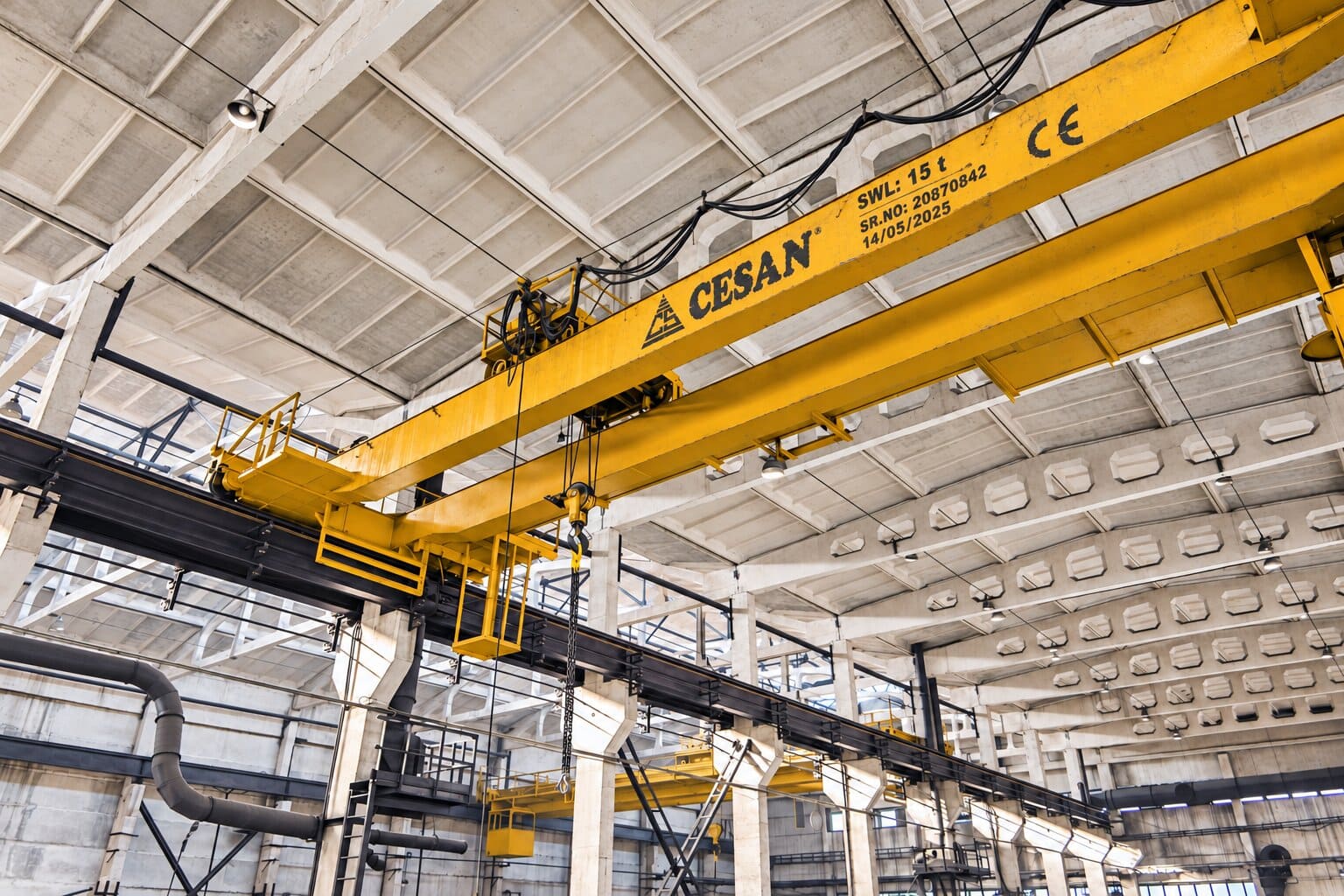 Cesan custom long-span double-girder overhead crane